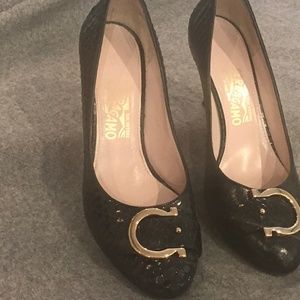 Ferragamo Cassia Nero Calfskin Pumps